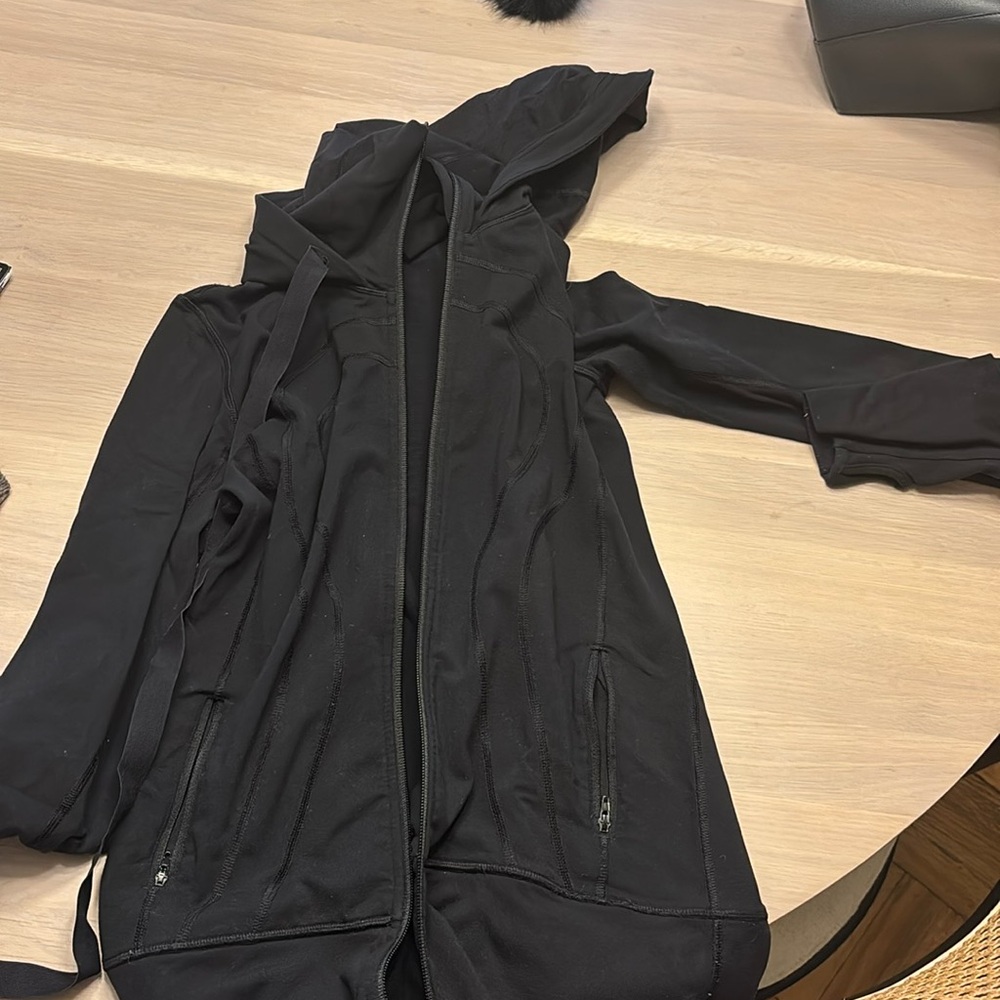 Lululemonn black zip up hoodie - size 6